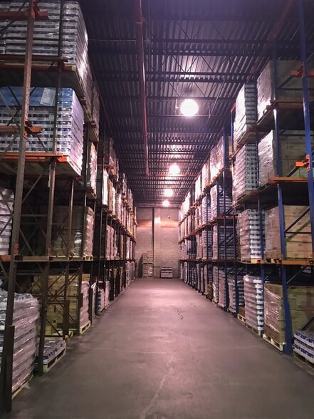 More Photos Of 18-81 Steinway St, Astoria Warehouse For Sale