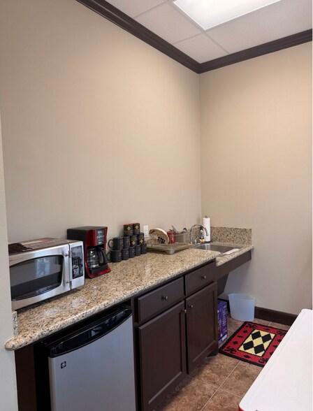 More Photos Of 150 Pine Forest Dr, Shenandoah Medical For Lease