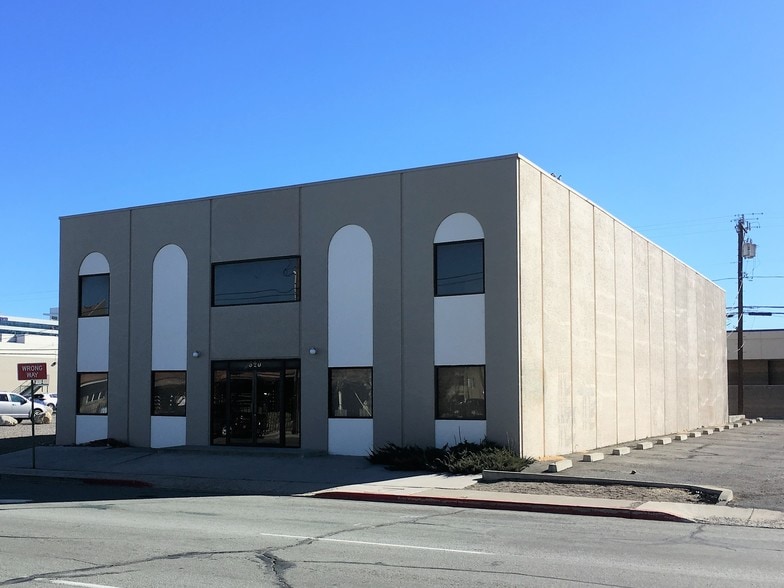 More Photos Of 820 Kuenzli St, Reno Flex For Lease