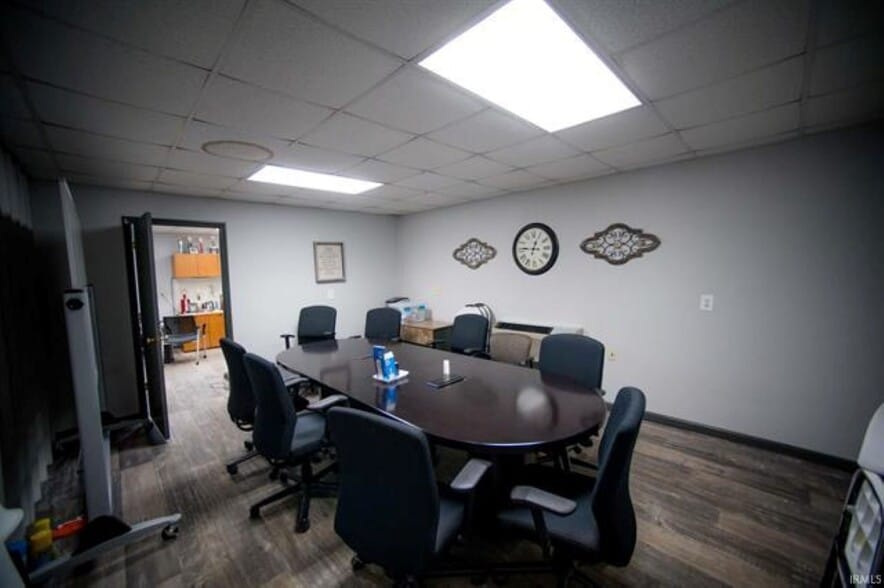 More Photos Of 7362 Russell Dr, Bicknell General Retail For Sale