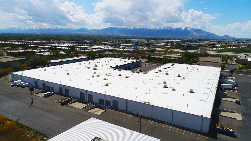 More Photos Of 2319-2351 S Decker Lake Blvd, Salt Lake City Warehouse For Lease