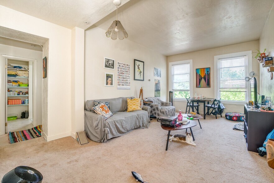 More Photos Of 837 Hollins St, Baltimore Apartments For Sale