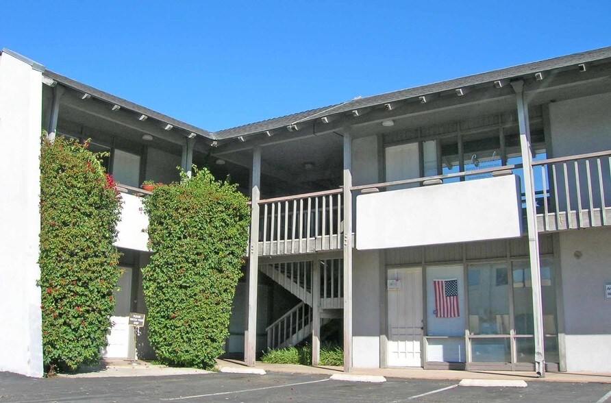 More Photos Of 3848 Campus Dr, Newport Beach Office For Lease