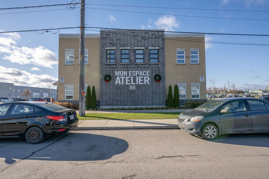 More Photos Of 96-98 Blanchard Rue, Sainte-Thérèse Light Manufacturing For Lease
