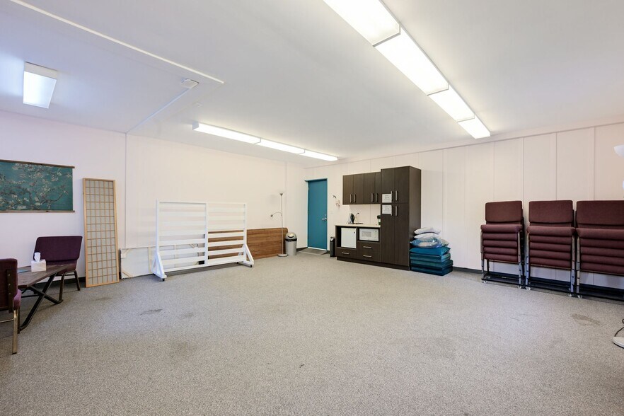 More Photos Of 941 Kings Rd, Victoria Office For Sale