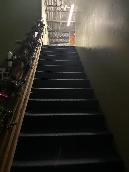 More Photos Of 52 Connecticut Ave, South Windsor Light Manufacturing For Lease