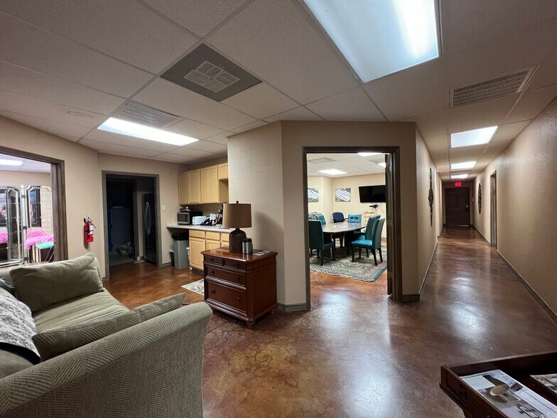 More Photos Of 2281 N Masch Branch Rd, Denton Office For Lease