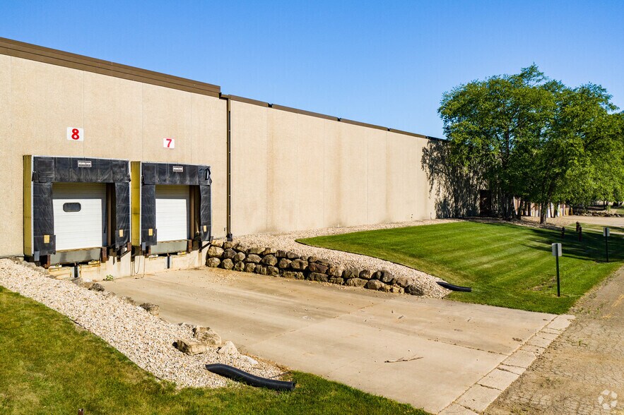 More Photos Of 5487 N Blue Bill Park Dr, Madison Distribution For Sale