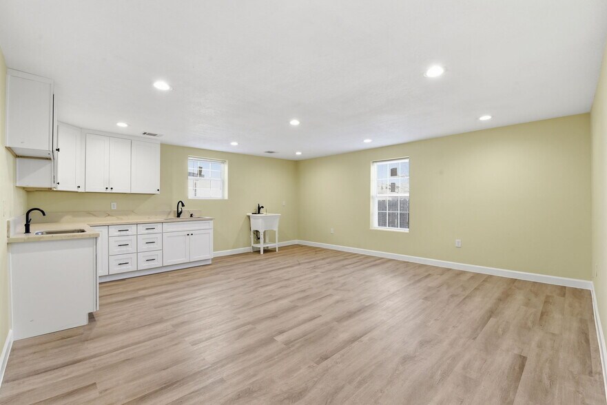 More Photos Of 3911 Fulton St, Houston Religious Facility For Lease