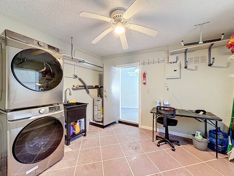 More Photos Of 421 NW 14th Pl, Crystal River Apartments For Sale