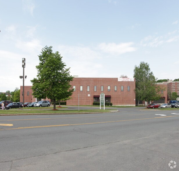 More Photos Of 55 Mohawk St, Cohoes Medical For Lease