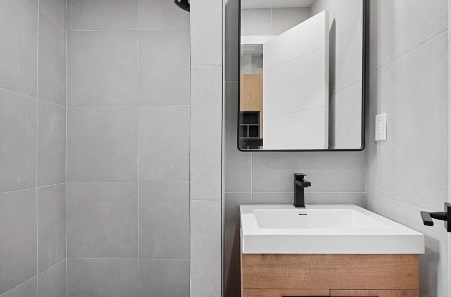More Photos Of 183 Green St, Brooklyn Apartments For Sale