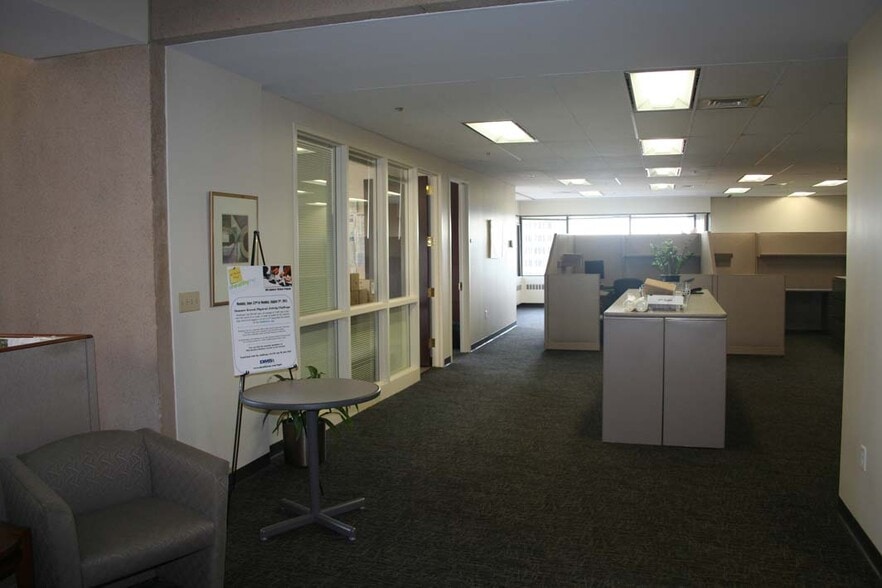 More Photos Of 1350 Main St, Springfield Office For Lease
