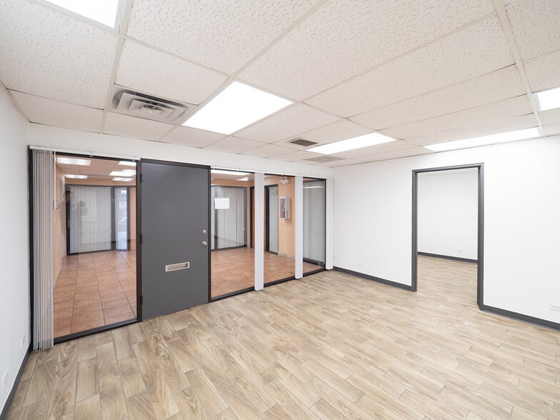 More Photos Of 1043 S York Rd, Bensenville Office Residential For Sale