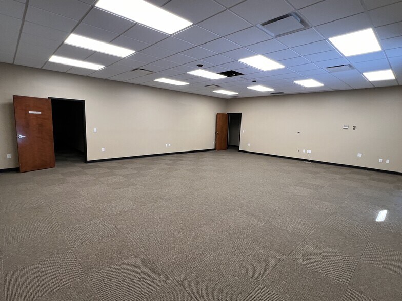 More Photos Of 165-181 Cahaba Valley Pky, Pelham Office For Lease