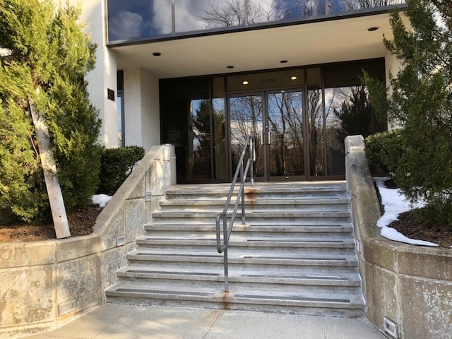 More Photos Of 5 Schuman Rd, Millwood Office For Lease