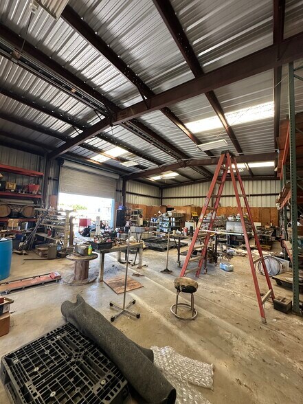 More Photos Of 6738 Greenbay Rd, Arbuckle Land For Lease