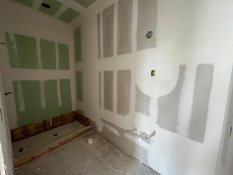 More Photos Of 5821 Winsome Ln, Houston Apartments For Sale