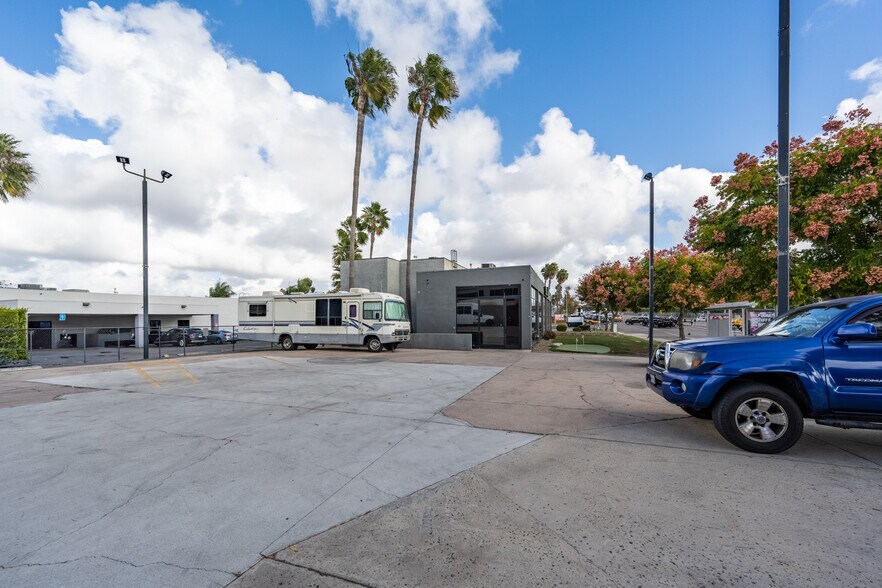 More Photos Of 8888 Miramar Rd, San Diego Service For Lease