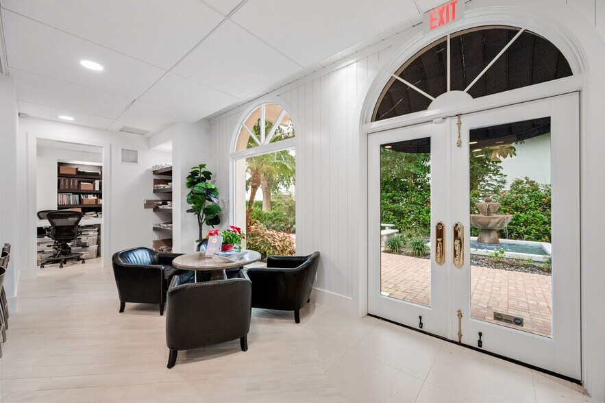 More Photos Of 292-296 14th Ave S, Naples General Retail For Lease
