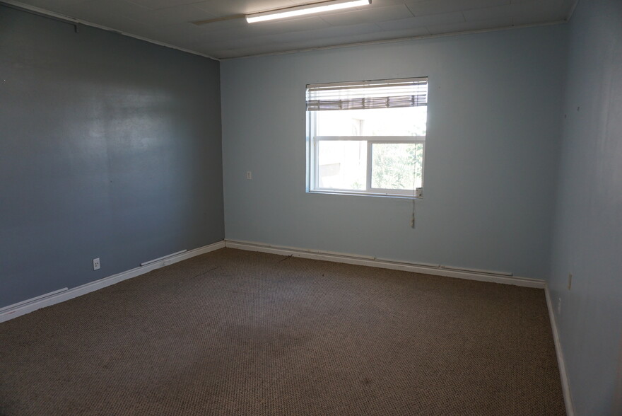 More Photos Of 607 5th St, Prosser General Retail For Sale