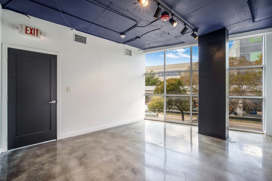 More Photos Of 2424 S Dixie Hwy, Coconut Grove Loft Creative Space For Sale