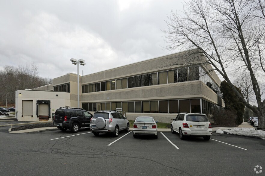 More Photos Of 1 Greenwich Pl, Shelton Medical For Lease