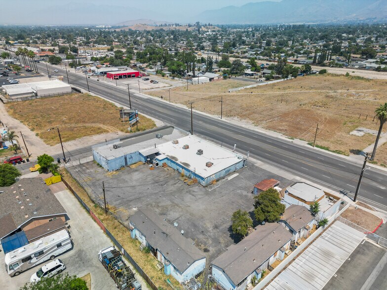 More Photos Of 25899 E Base Line St, Highland Freestanding For Sale