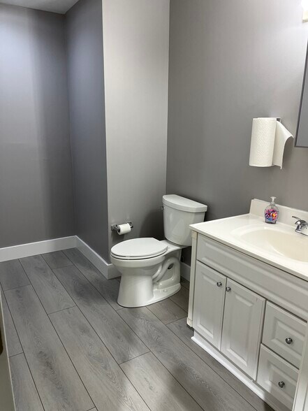More Photos Of 735 Branch Dr, Alpharetta Flex For Lease