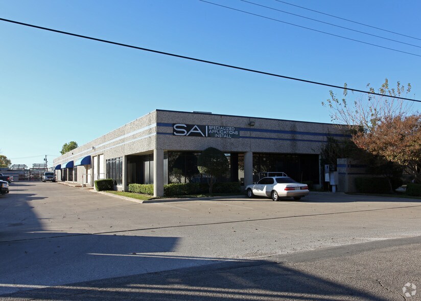 Primary Photo Of 2530 Glenda Ln, Dallas Light Manufacturing For Lease