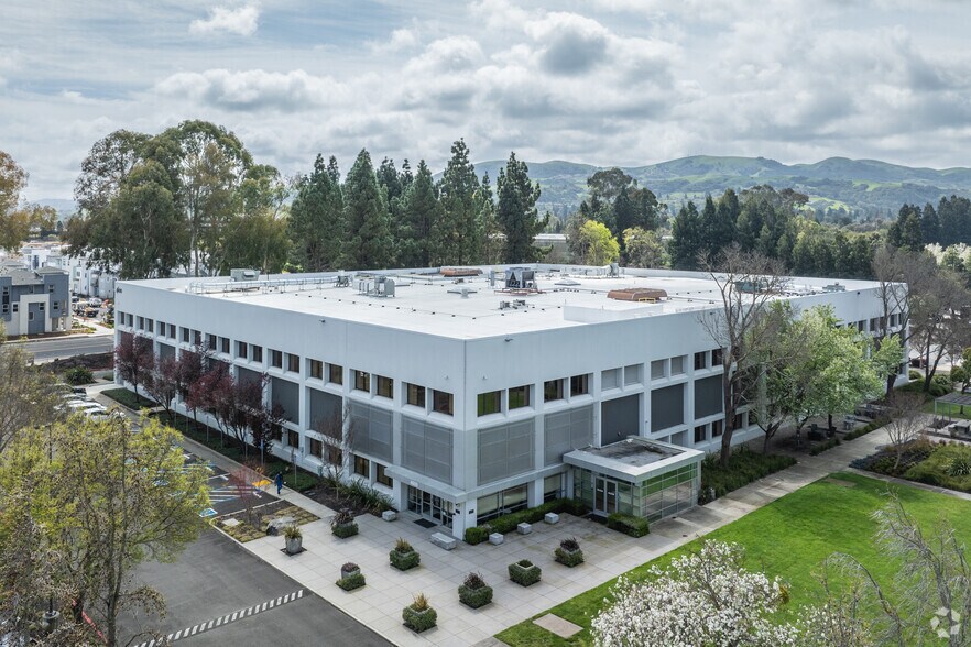 More Photos Of 4600-4650 Norris Canyon Rd, San Ramon Research And Development For Lease