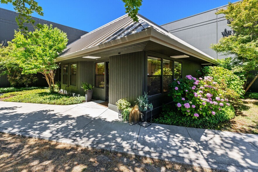 More Photos Of 3388 Regional Pky, Santa Rosa Warehouse For Sale