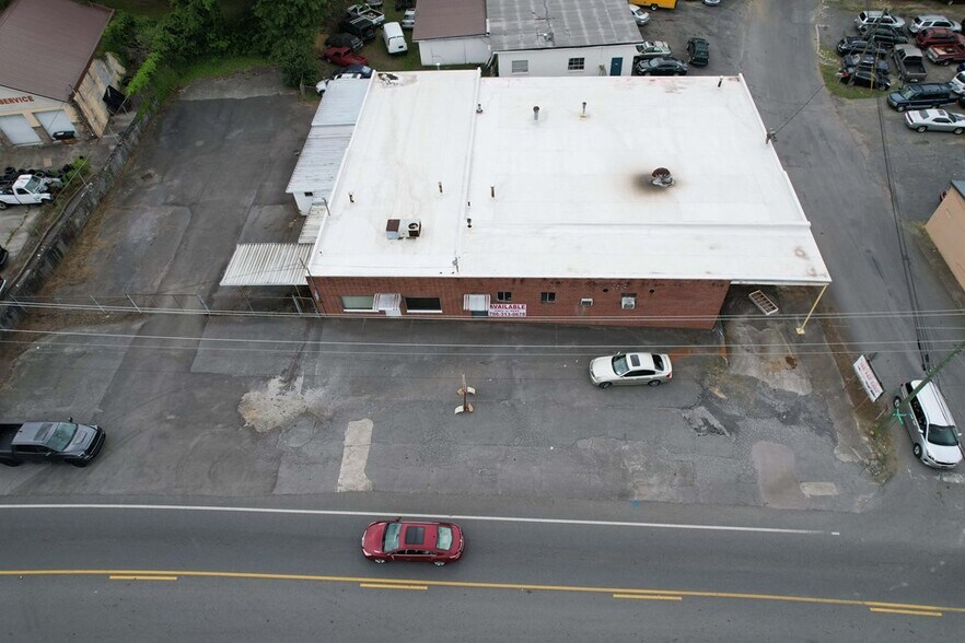 More Photos Of 1414 E Morris St, Dalton Light Distribution For Lease