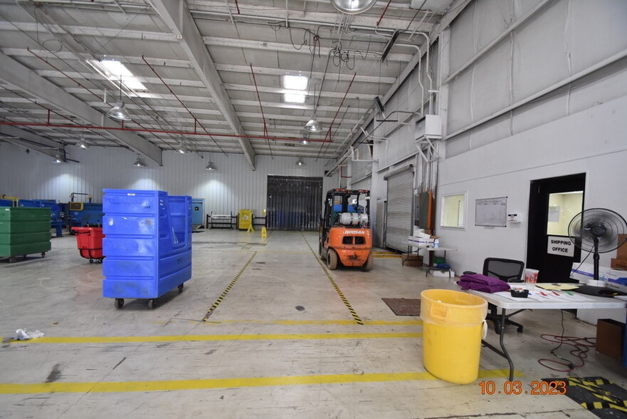 More Photos Of 956 N Broadway St, Greenville Distribution For Sale