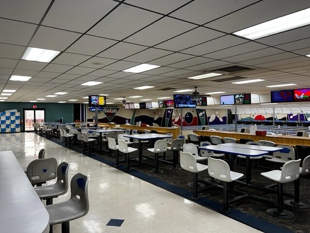 More Photos Of 1303 S Thompson St, Springdale Bowling Alley For Sale