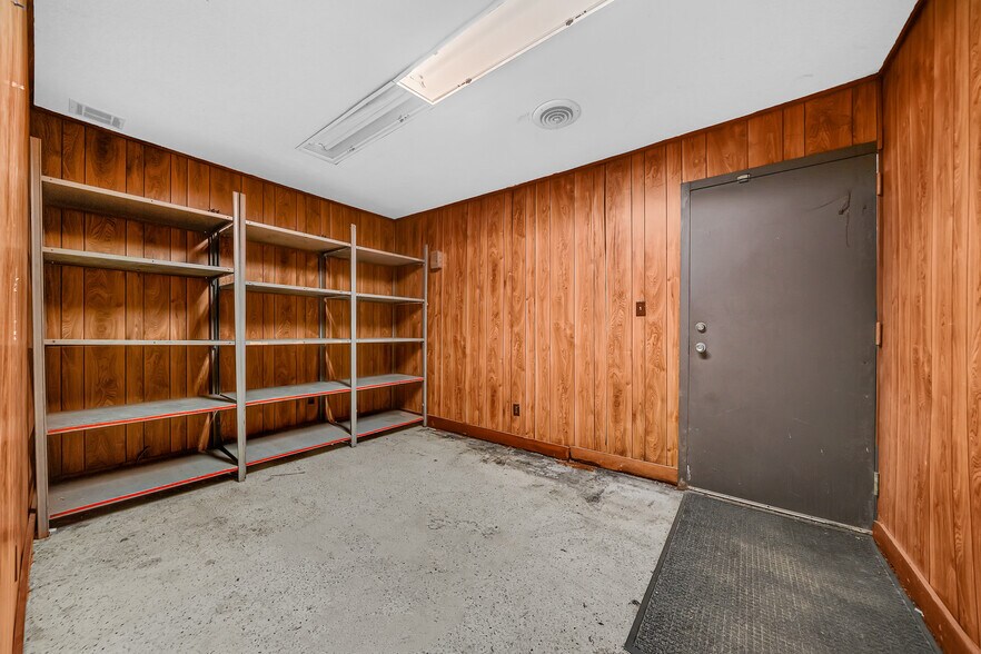 More Photos Of 406 Preston Ave, Pasadena Warehouse For Lease