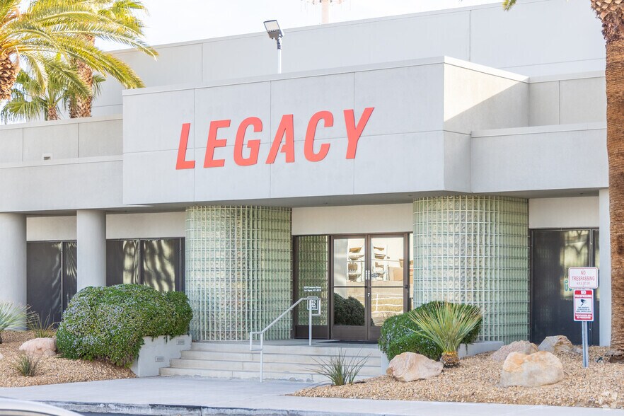 More Photos Of 5220 Cameron St, Las Vegas Warehouse For Lease