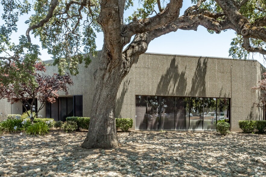 More Photos Of 10151 Croydon Way, Sacramento Unknown For Lease