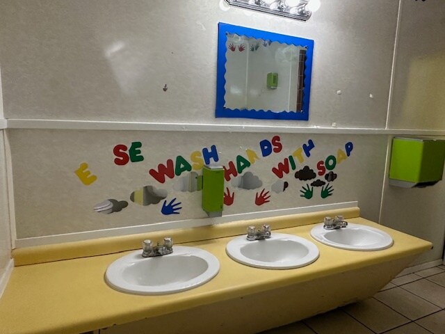 More Photos Of 4601 N Macarthur Blvd, Oklahoma City Daycare Center For Lease