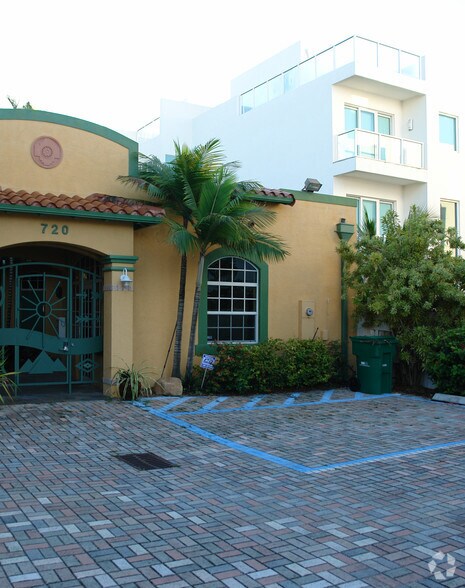 Primary Photo Of 720 NE 3rd Ave, Fort Lauderdale Office For Sale