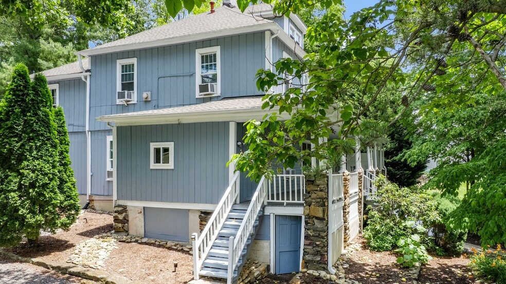 More Photos Of 33 Vance Ave, Black Mountain Apartments For Sale