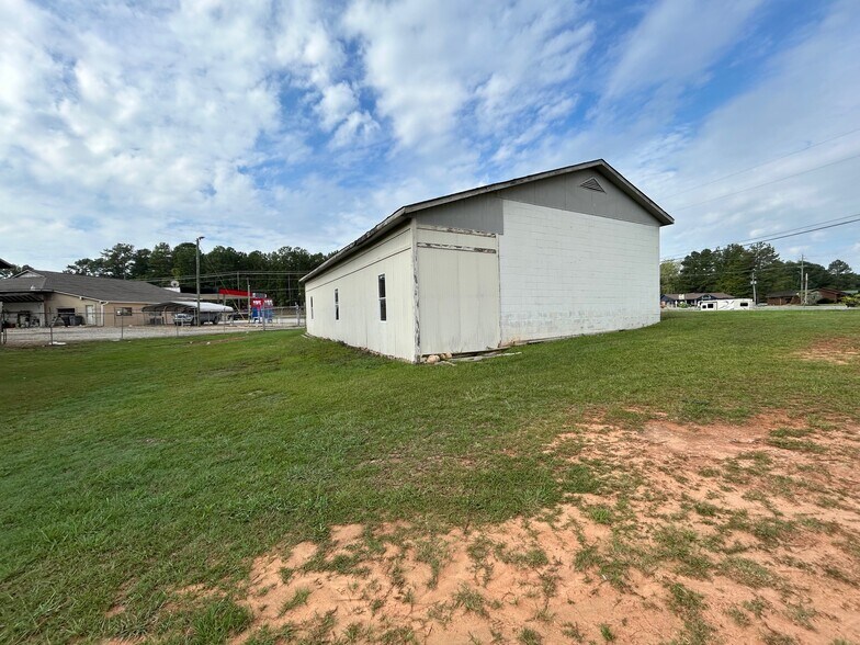 More Photos Of 3043 N Columbia St, Milledgeville Warehouse For Lease