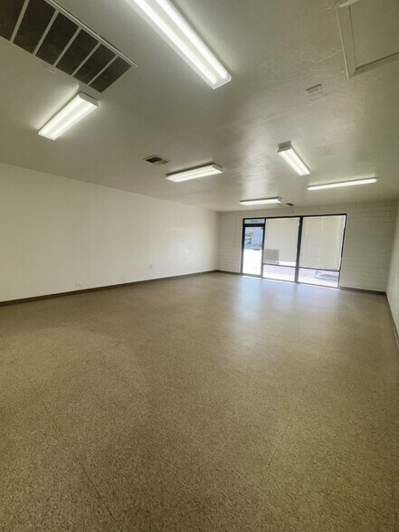 More Photos Of 2920-2972 Churn Creek Rd, Redding General Retail For Lease