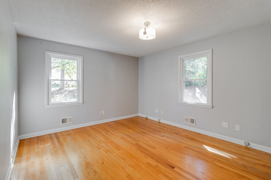 More Photos Of 161 Chapin Rd, Chapin Loft Creative Space For Sale