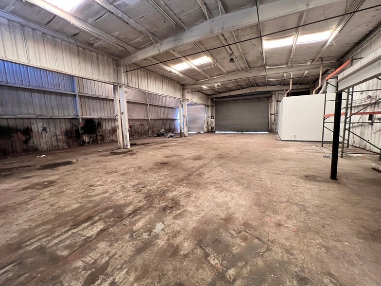 More Photos Of 5387 L B McLeod Rd, Orlando Warehouse For Sale