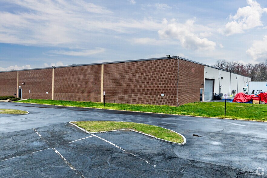More Photos Of 240-260 W Nyack Rd, West Nyack Warehouse For Lease
