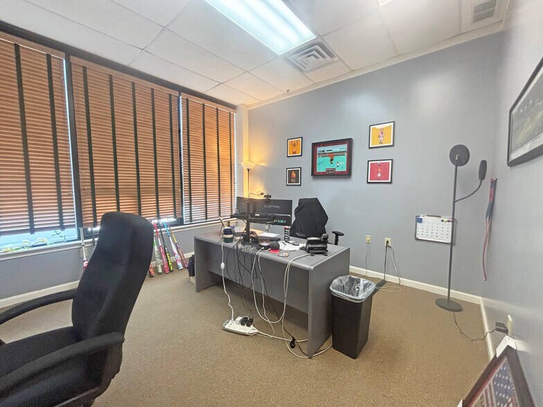 More Photos Of 433 Rt-108, Somersworth Freestanding For Lease