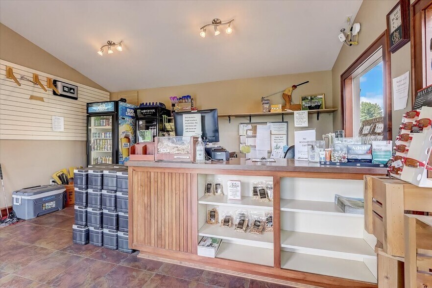 More Photos Of 800 S Main St, Lake Mills Golf Course Driving Range For Sale