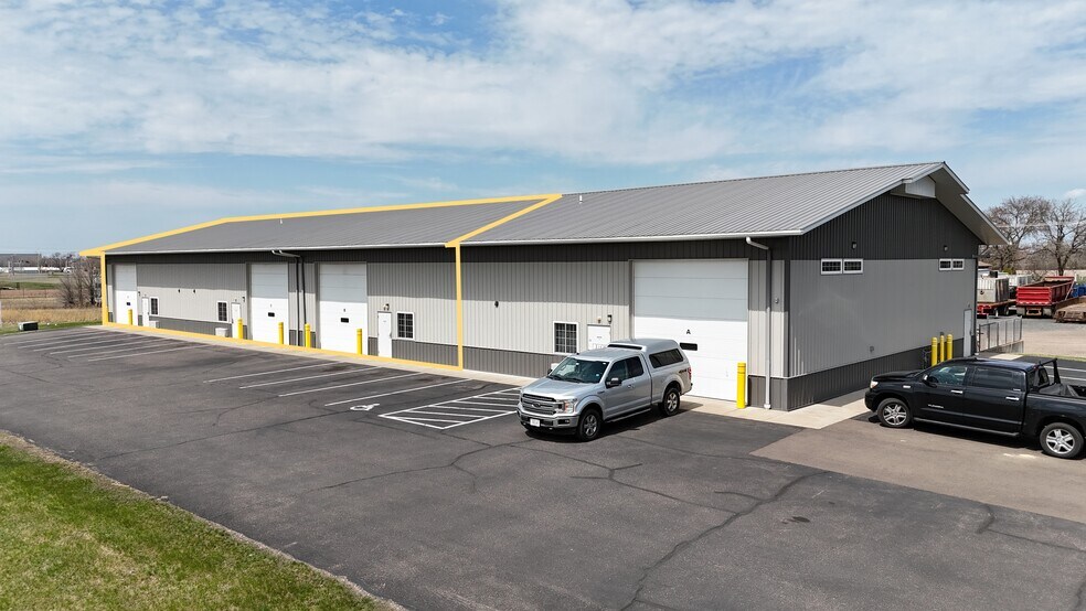 More Photos Of 3902 130th St, Lake Hallie Distribution For Lease