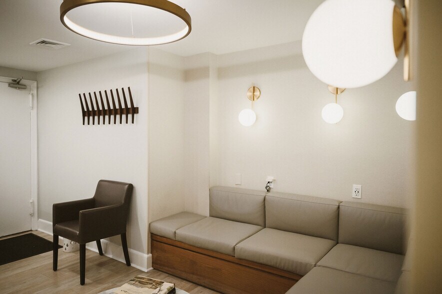 More Photos Of 25 Central Park W, New York Apartments For Lease